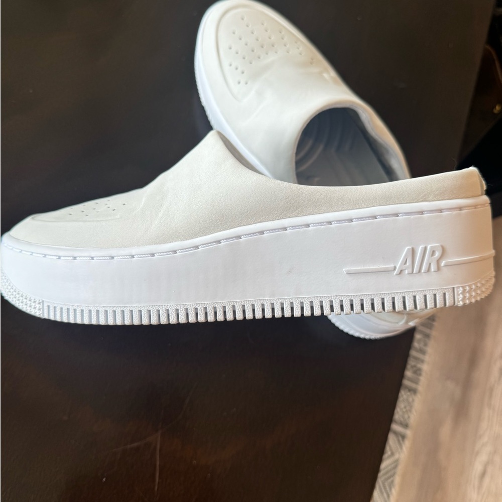 Nike Air Force 1 Lover XX
The 1 Reimagined 2018 - A01523-100 NWT